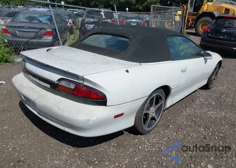 1997 Chevrolet Camaro из США, поврежденный, VIN 2G1FP32K2V2148588